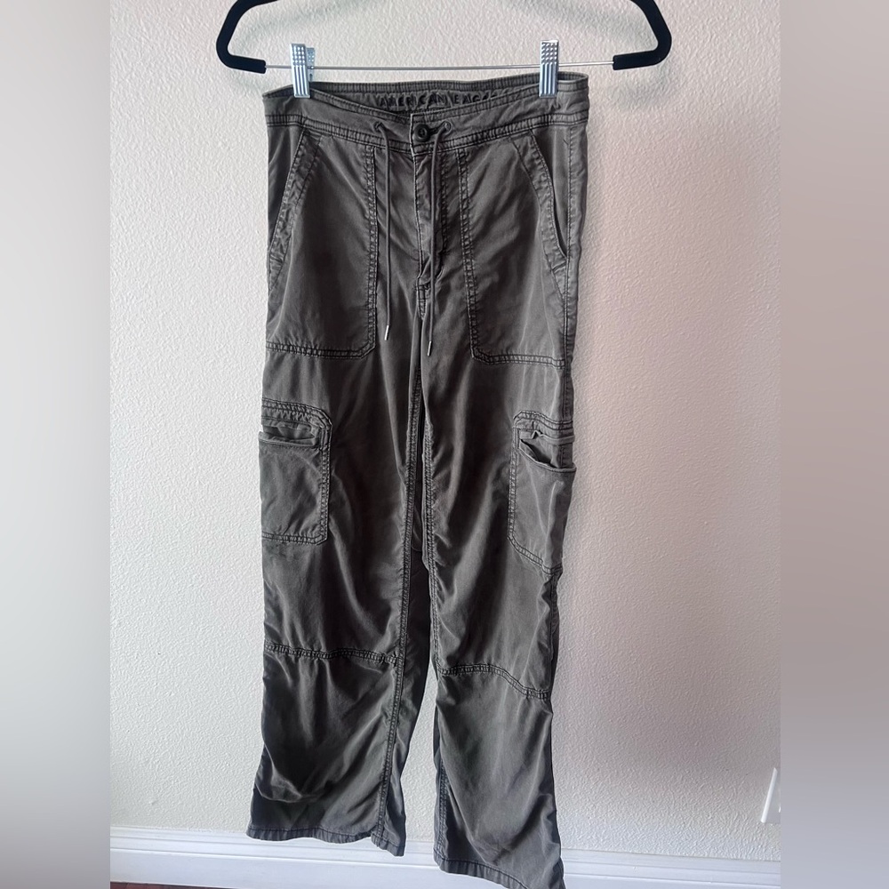 American Eagle Outfitters Women's Olive Cargo Pants